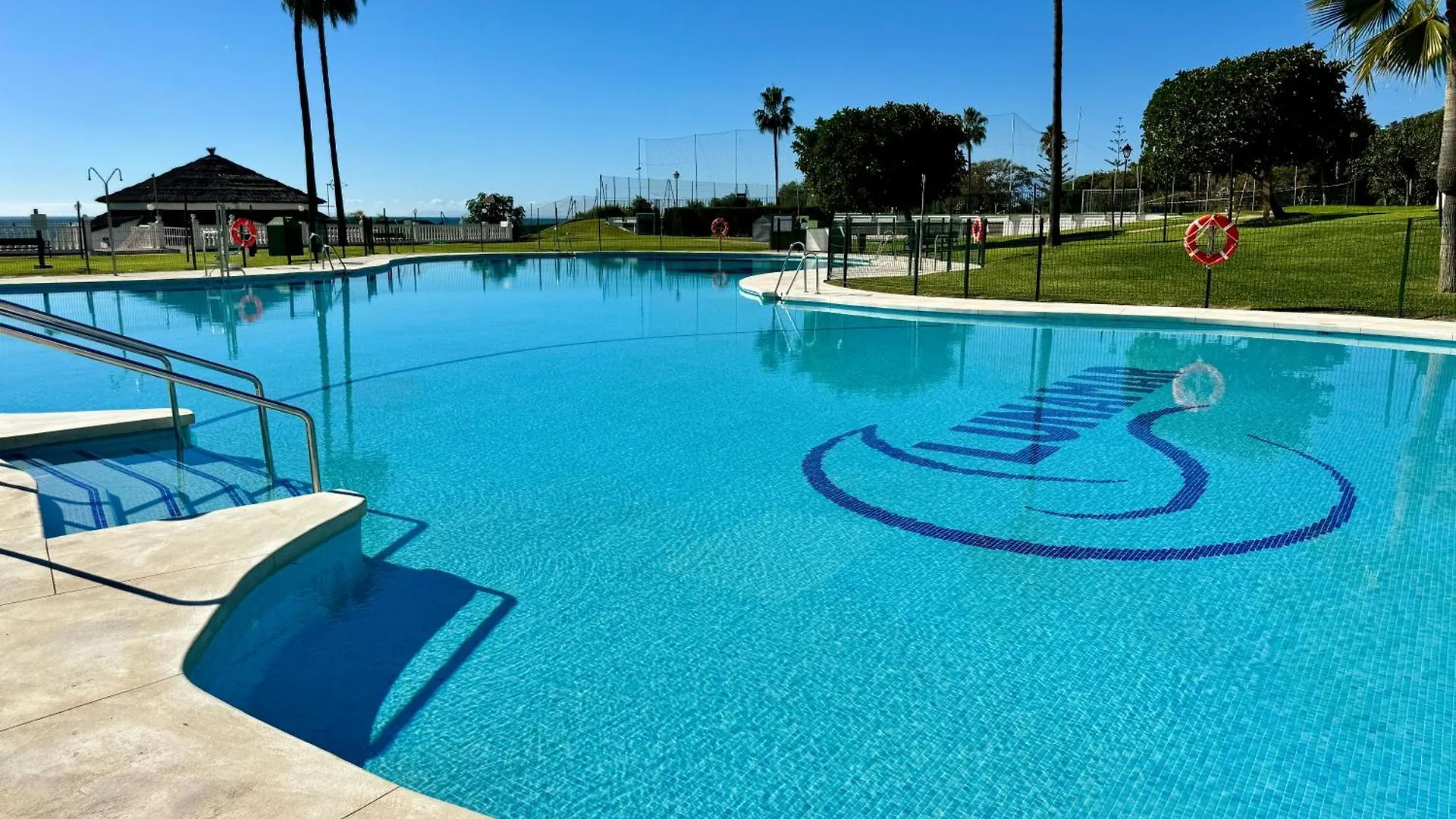 Lunamar Beachfront With Swimming Pool, Football, Tennis, Paddle And Basketball Courts - Eaw Homes 马尔韦利亚 0*,