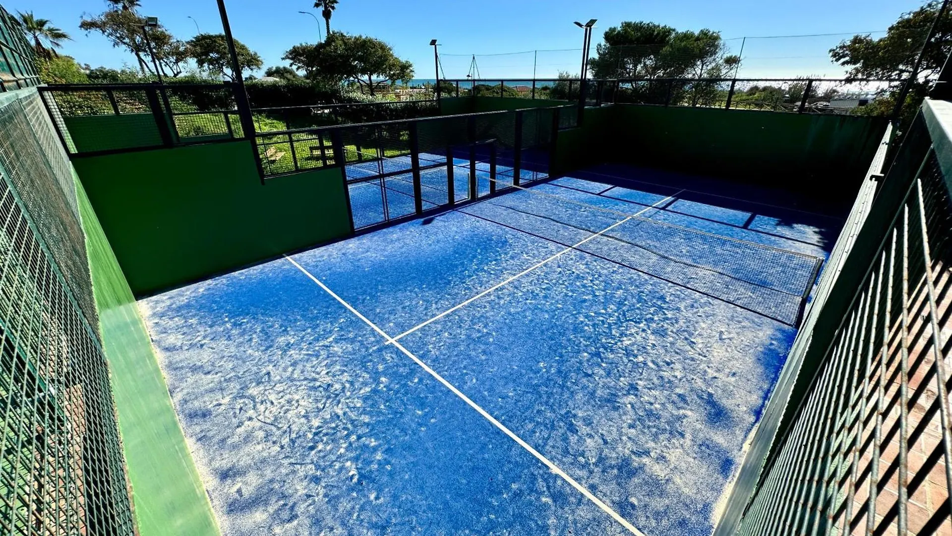 Lunamar Beachfront With Swimming Pool, Football, Tennis, Paddle And Basketball Courts - Eaw Homes 马尔韦利亚 0*,  西班牙