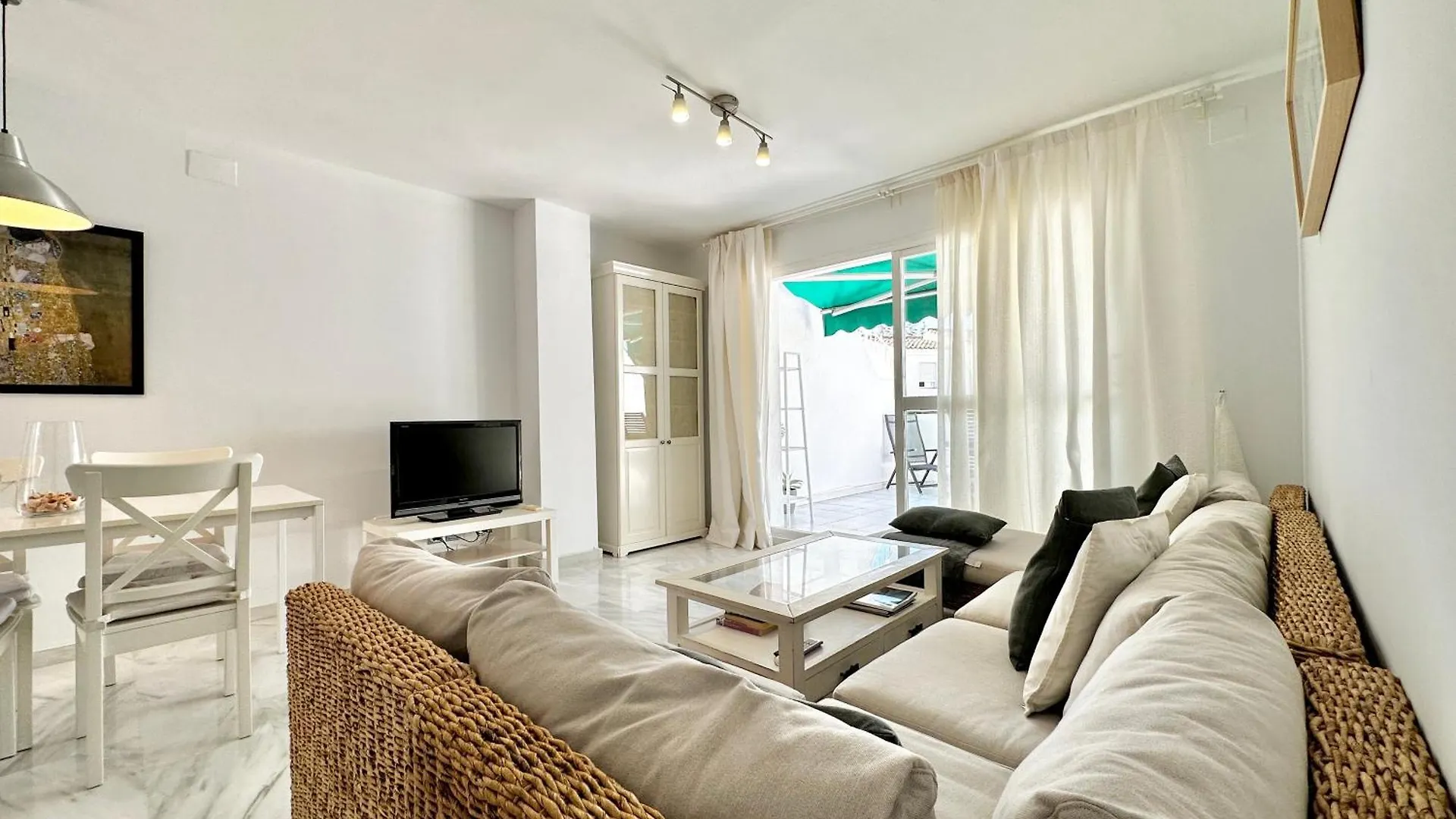 公寓 Lunamar Beachfront With Swimming Pool, Football, Tennis, Paddle And Basketball Courts - Eaw Homes 马尔韦利亚